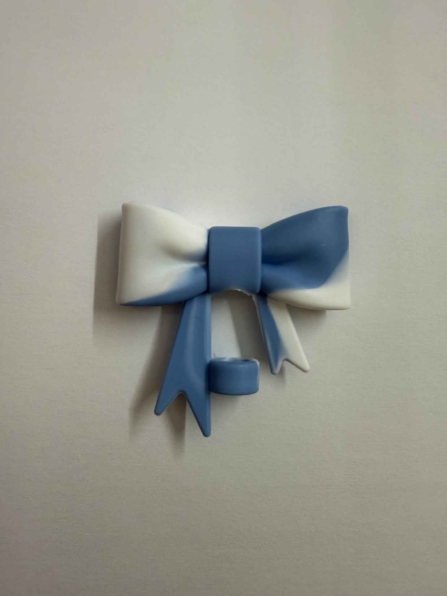 COQUETTE BOW SILICONE STRAW TOPPER