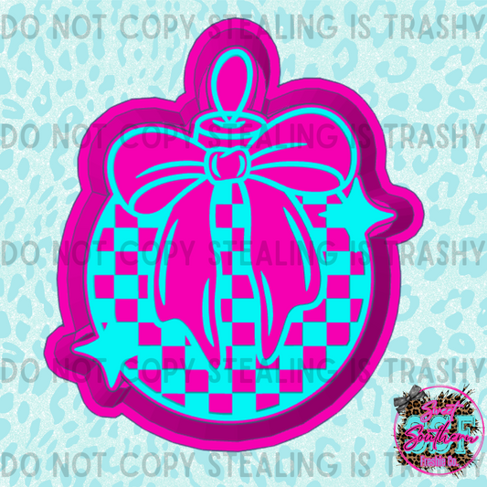 Checkered ornament with bow
